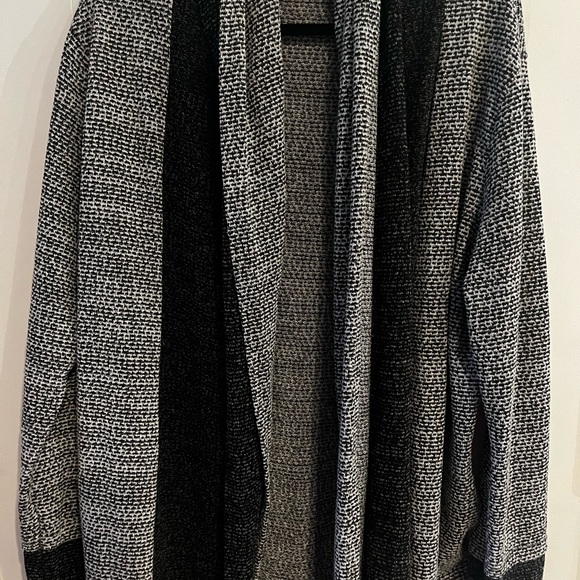 Women’s Black and Grey cardigan - Picture 2 of 5